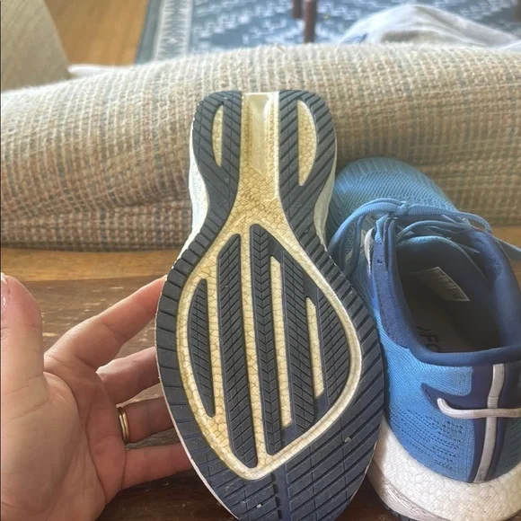 Blue saucony triumph women’s Running Shoes - Picture 6 of 10